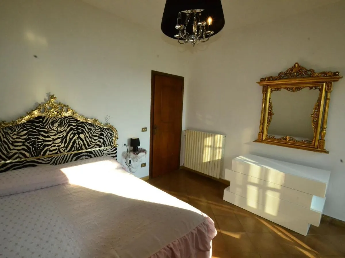 Belvilla By Oyo Serena Marina di Massa 0*,