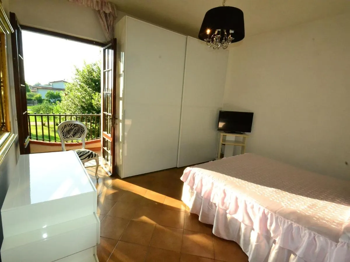 Holiday home Belvilla By Oyo Serena Marina di Massa Italy